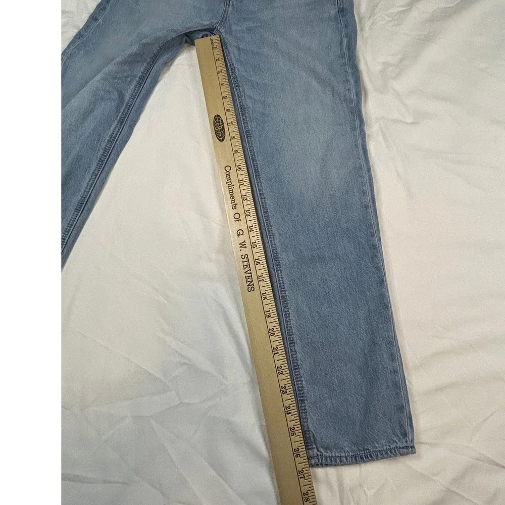 American Eagle Mom Jeans Ripped Distressed Light Wash Denim‎ Size 2